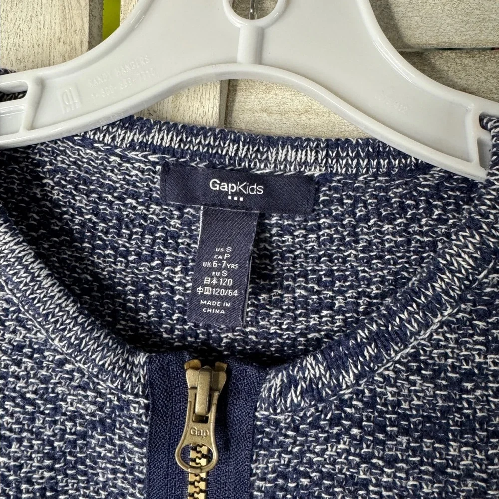 Gap Kids. Blue & White Knit Zip-Up Sweater. Size Small. Great Condition